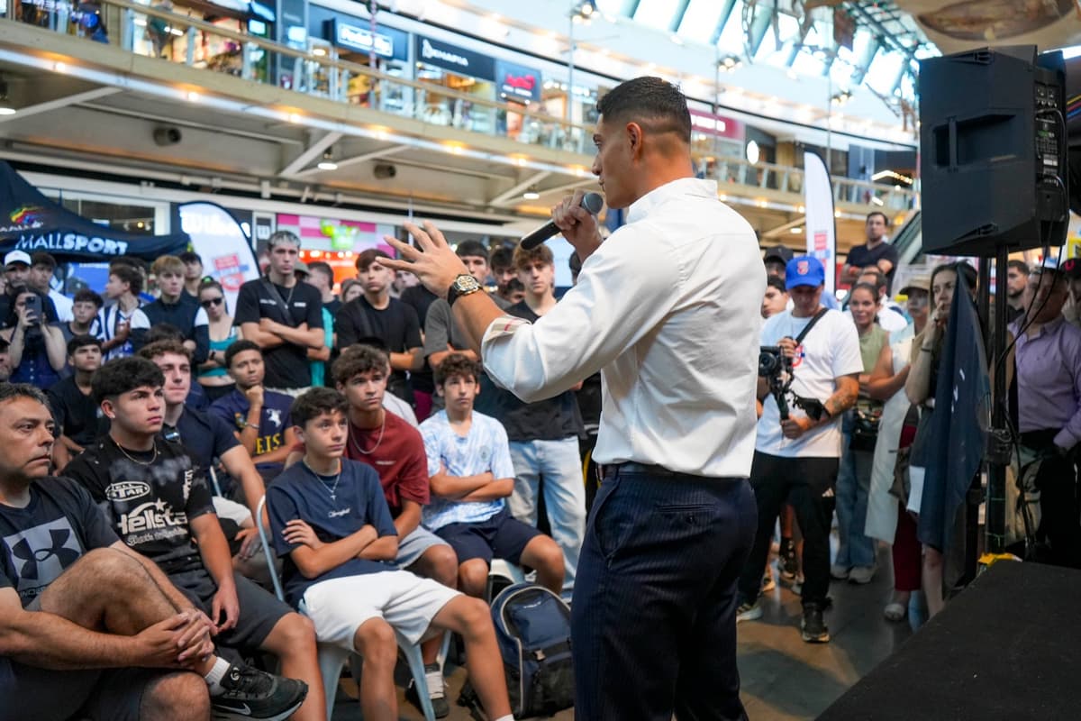 Philippe Patri y Sammis Reyes — Mall Sport, Santiago